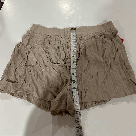 Forever 21 Taupe Beige High Rise Lace Up Short Shorts Size L - Picture 6 of 8